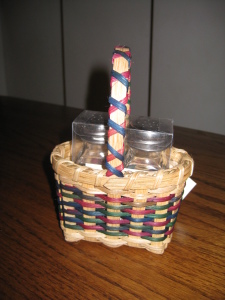 plaid basket with liner Not D handle 032